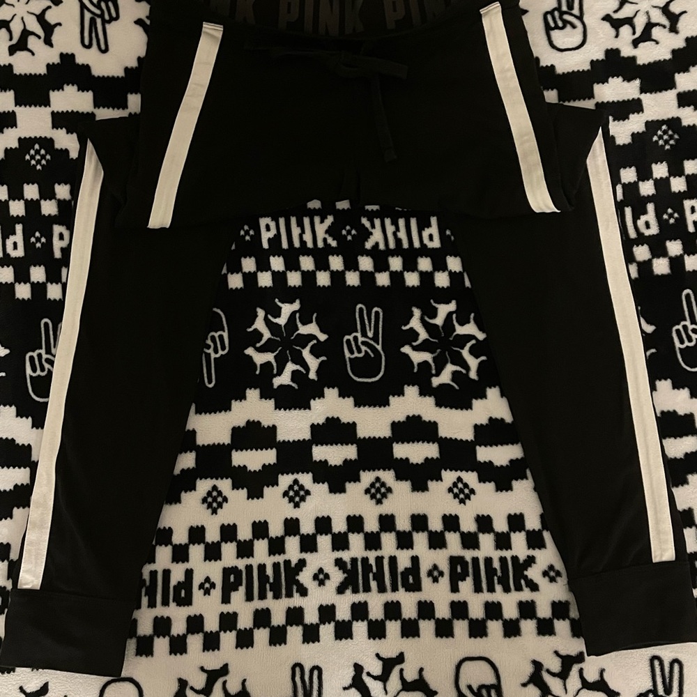 Pink By Vs Leggings W Gold Sequence Detailing!! - image 4